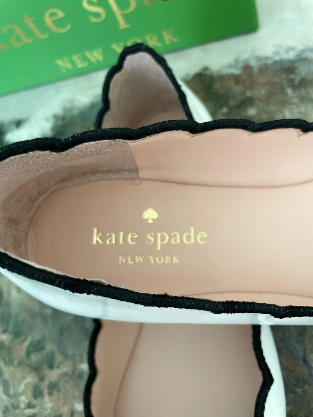 Kate Spade NY Nanette Ballet Flats White Black Patent Leather Scalloped Bow - Picture 5 of 13